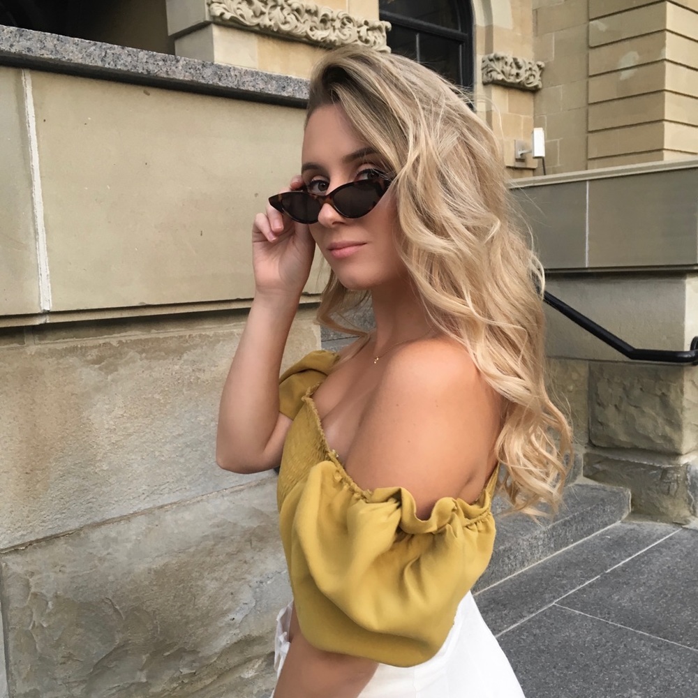 Meet your Posher, Jena